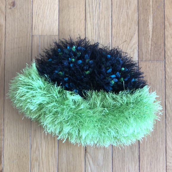 Girls Fun Winter Hats Set of 3 - Picture 4 of 7